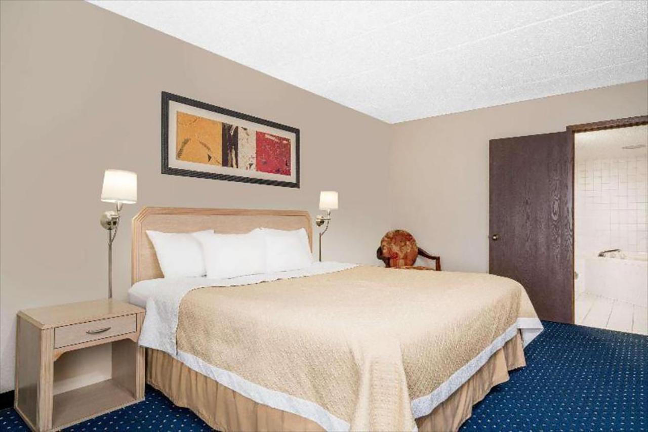 Days Inn Hotel & Conference Center La Crosse Buitenkant foto