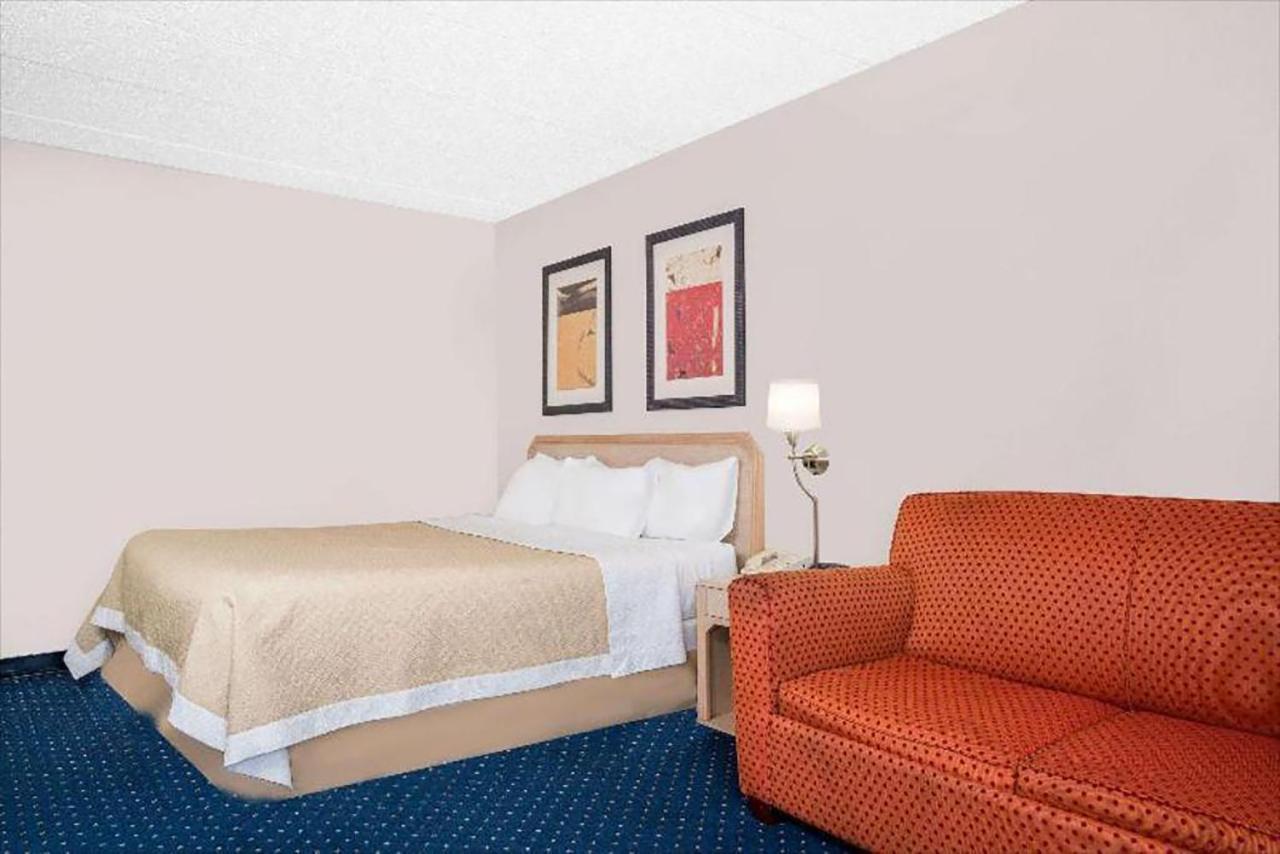 Days Inn Hotel & Conference Center La Crosse Buitenkant foto