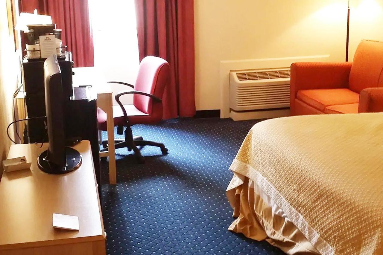 Days Inn Hotel & Conference Center La Crosse Buitenkant foto