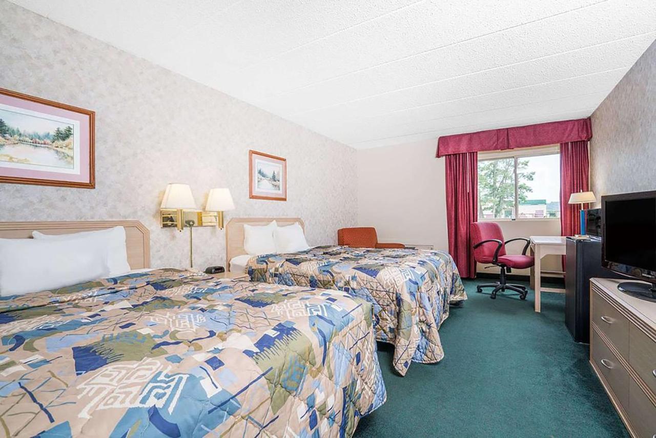 Days Inn Hotel & Conference Center La Crosse Buitenkant foto