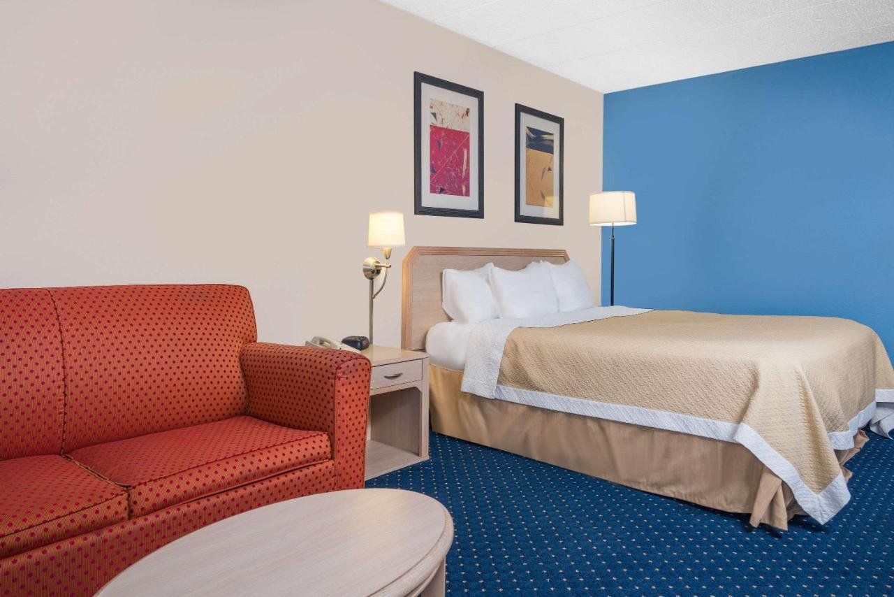 Days Inn Hotel & Conference Center La Crosse Buitenkant foto