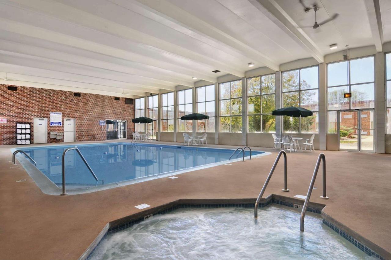 Days Inn Hotel & Conference Center La Crosse Buitenkant foto